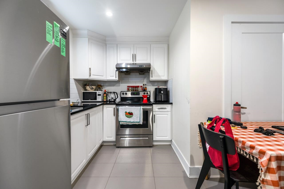 Backyard Photo of 288 E 59th Avenue, Vancouver, BC