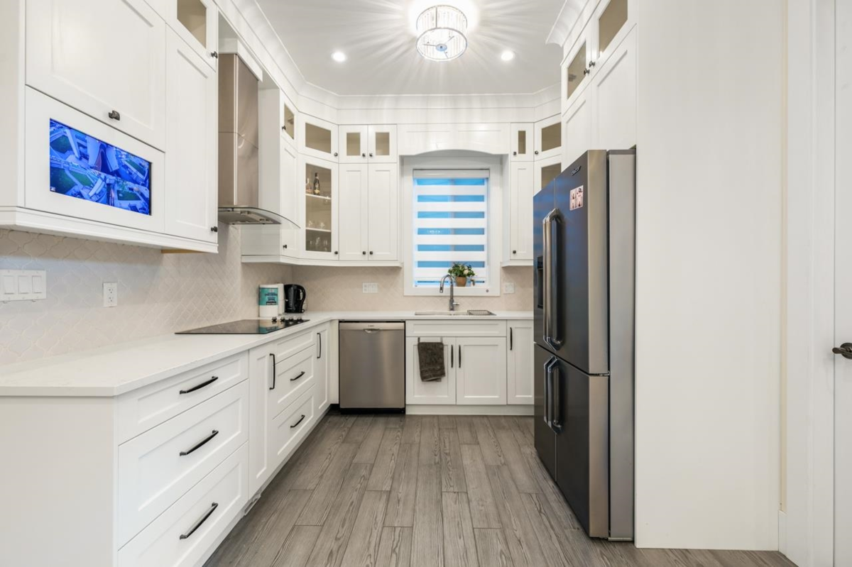 Entry Foyer Photo of 288 E 59th Avenue, Vancouver, BC