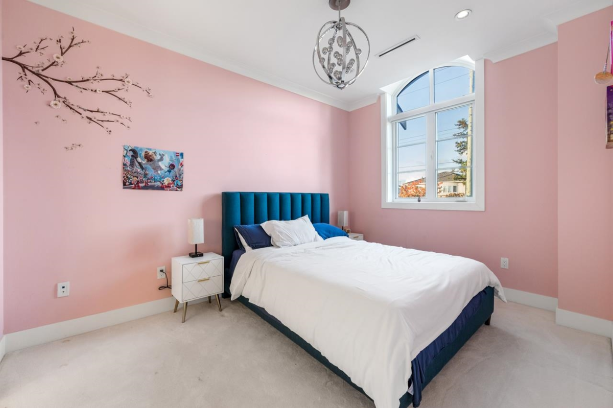 Guest Bathroom Photo of 288 E 59th Avenue, Vancouver, BC