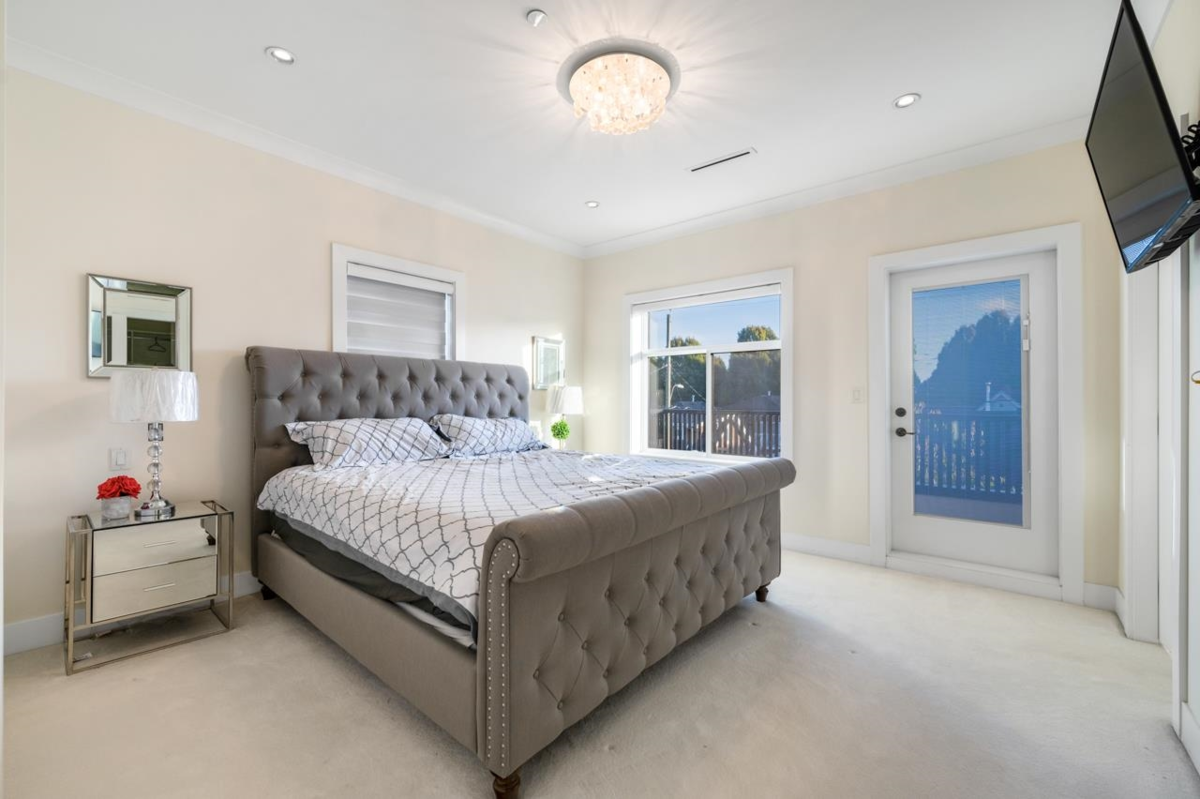 Powder Room Photo of 288 E 59th Avenue, Vancouver, BC