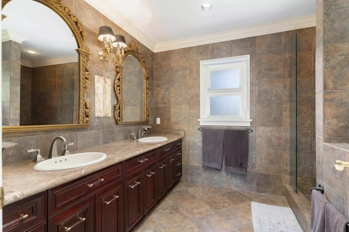 Dining Area Photo of 6361 Granville Street, Vancouver, BC