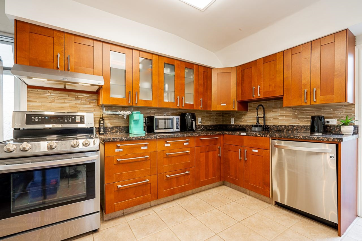 Breakfast Nook Photo of 5959 Mcmurray Avenue, Burnaby, BC