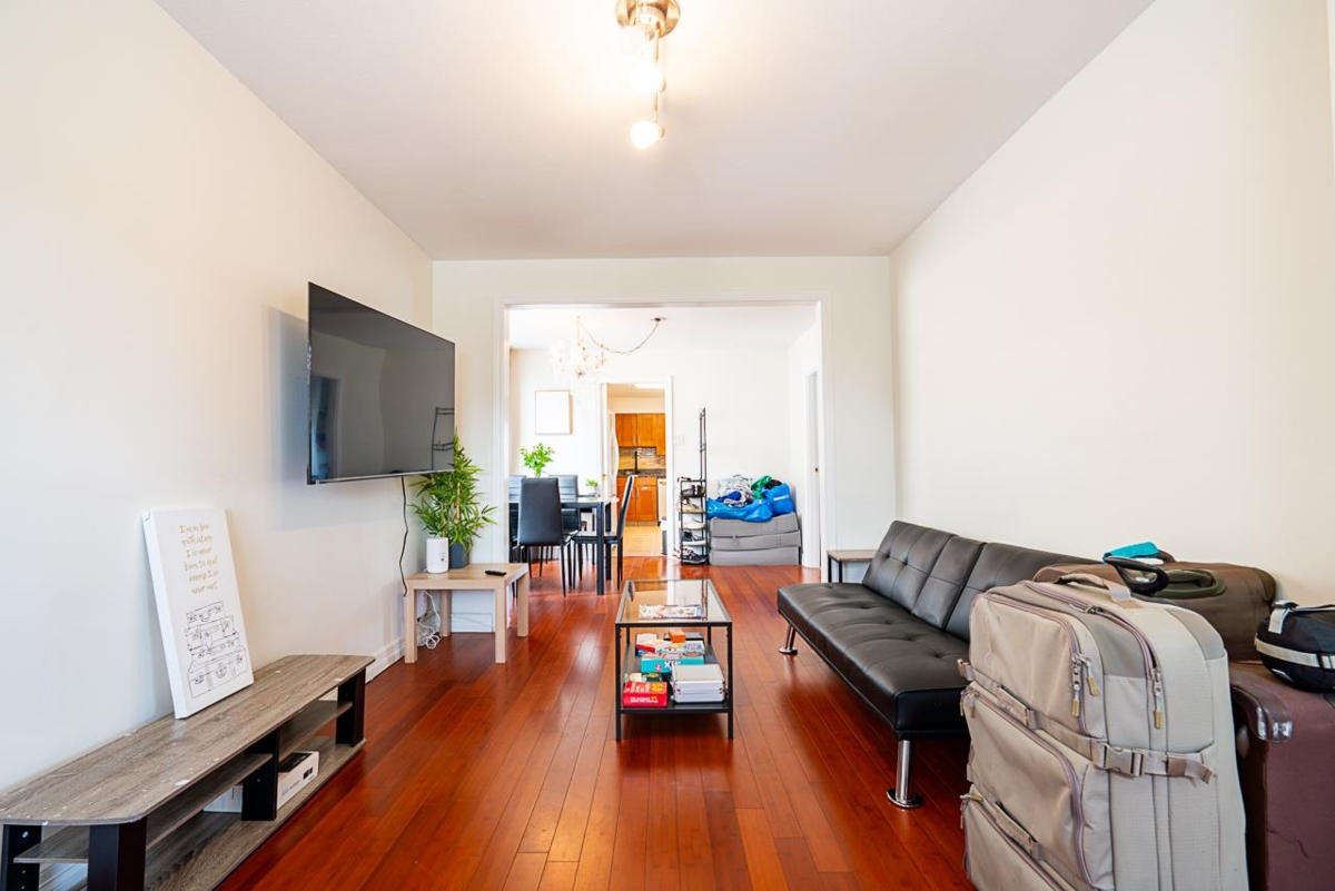 Dining Area Photo of 5959 Mcmurray Avenue, Burnaby, BC