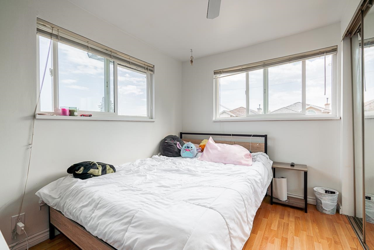 Guest Bathroom Photo of 5959 Mcmurray Avenue, Burnaby, BC