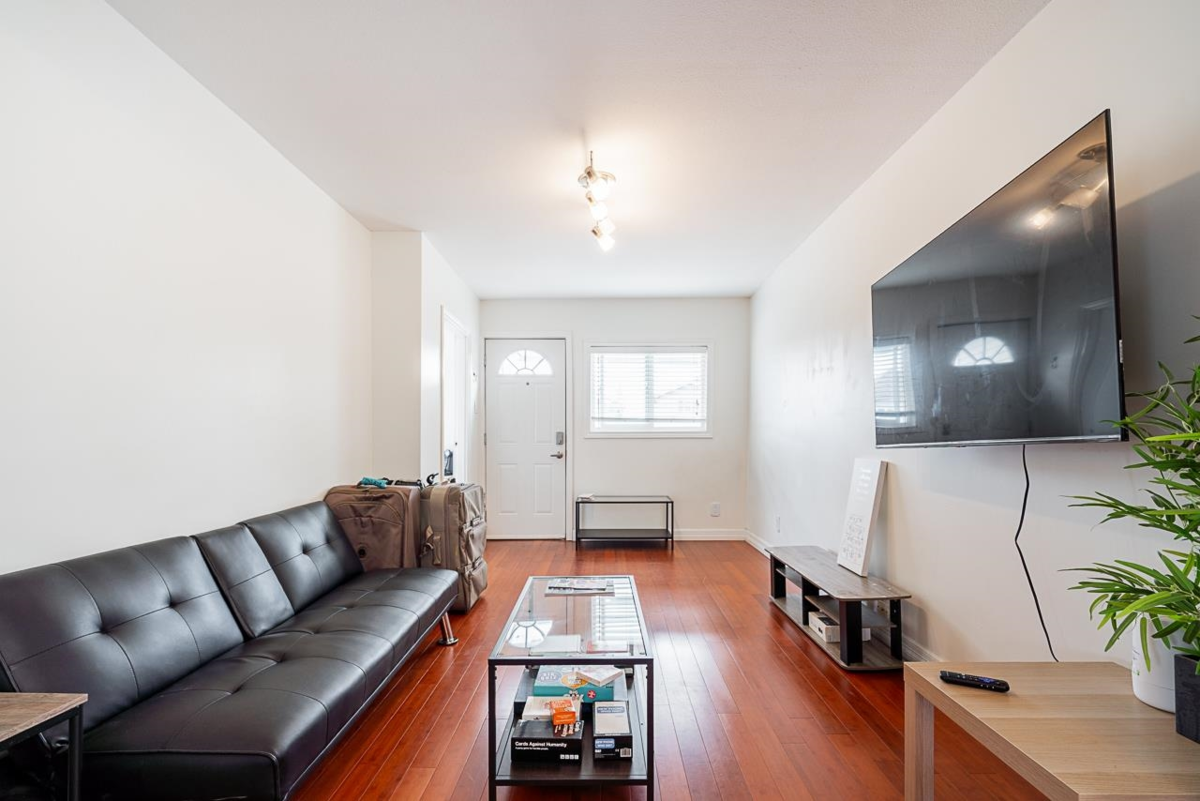 Living Room Photo of 5959 Mcmurray Avenue, Burnaby, BC