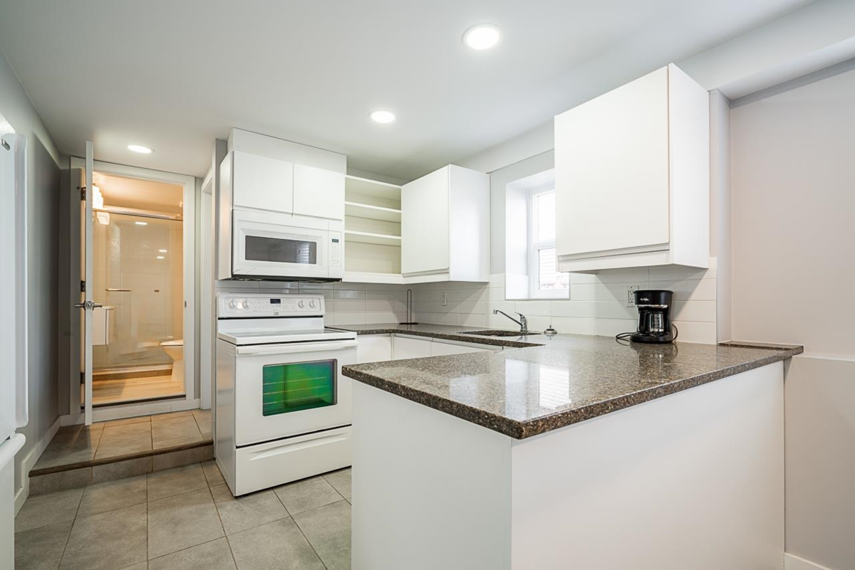 Outdoor Deck Photo of 5959 Mcmurray Avenue, Burnaby, BC