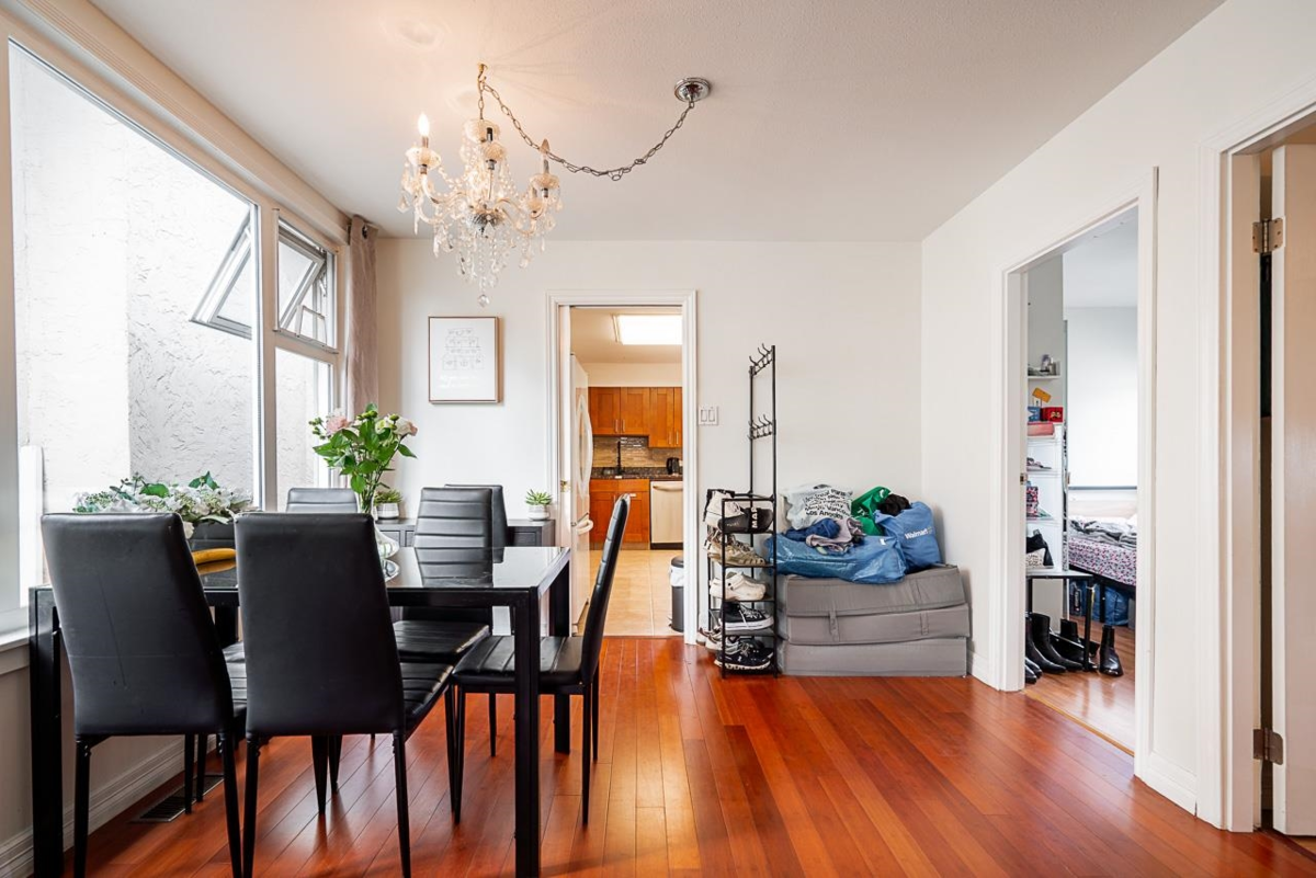 Walk-In Closet Photo of 5959 Mcmurray Avenue, Burnaby, BC