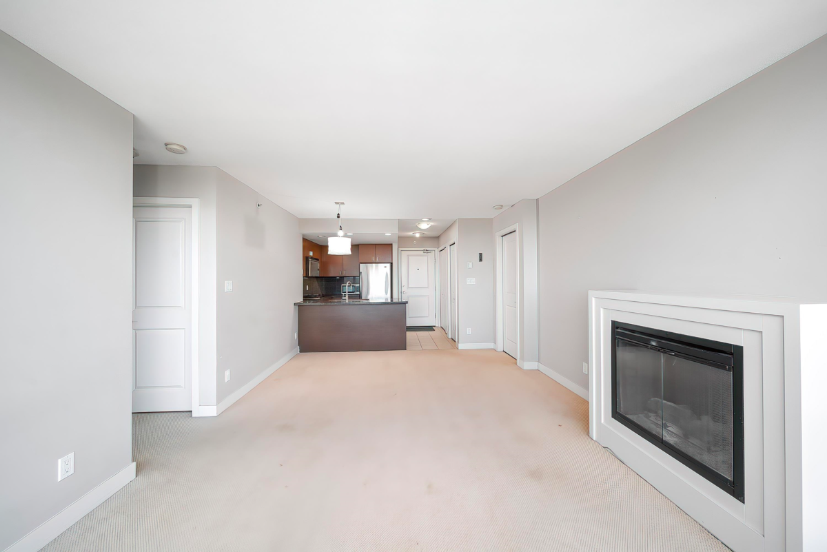 Kitchen Island Photo of 1102 9188 Cook Road, Richmond, BC
