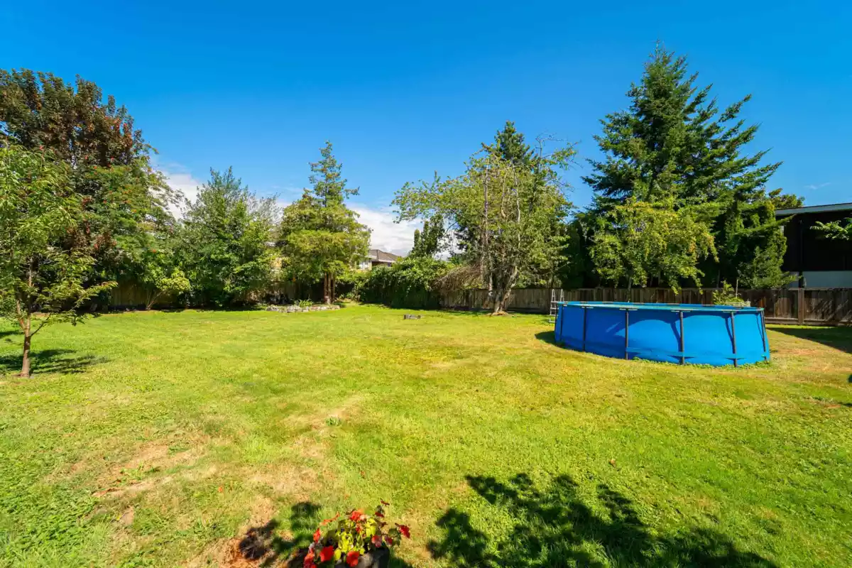 Staircase Photo of 6131 Blundell Road, Richmond, BC