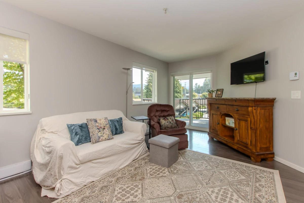 Kitchen Island Photo of C211 40140 Willow Crescent, Squamish, BC
