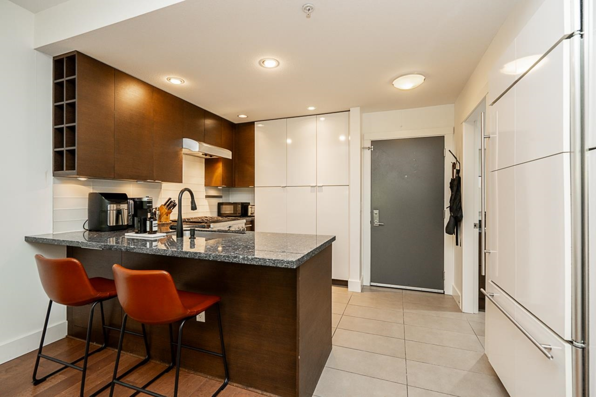 Kitchen Photo of 207 5928 Birney Avenue, Vancouver, BC