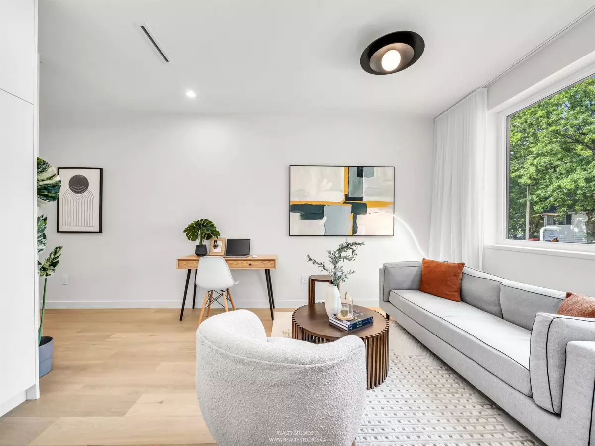 Dining Area Photo of 1 1120 E 23rd Avenue, Vancouver, BC