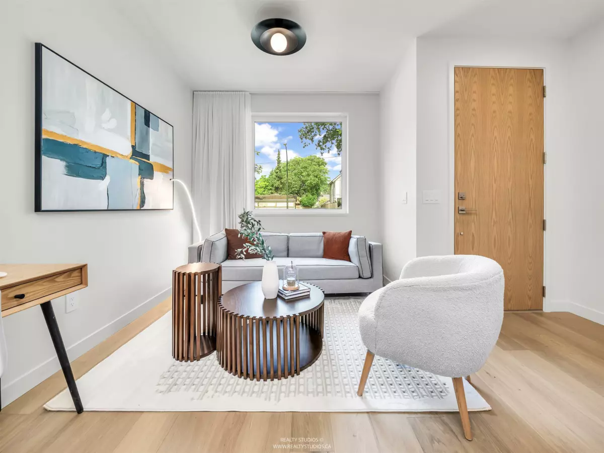 Family Room Photo of 1 1120 E 23rd Avenue, Vancouver, BC