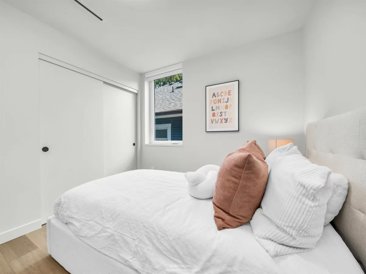 Hallway Photo of 1 1120 E 23rd Avenue, Vancouver, BC