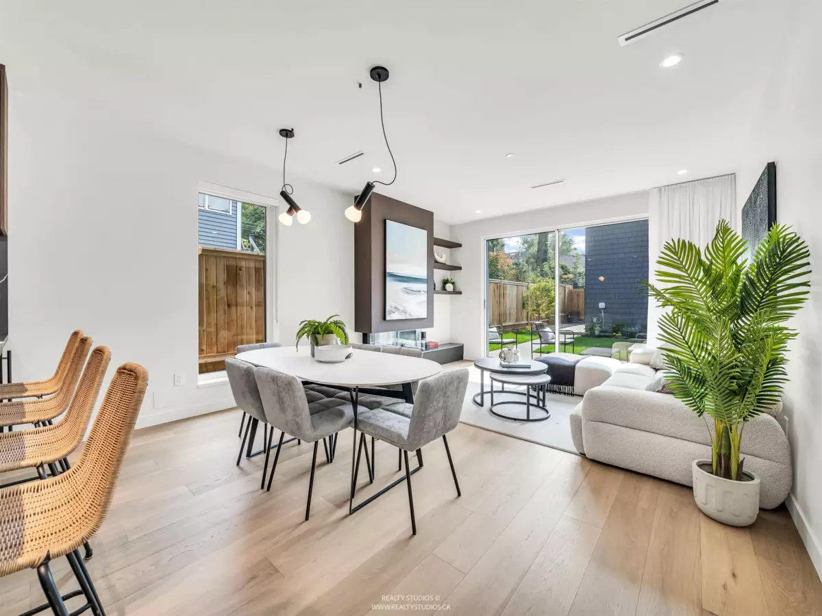 Primary Bathroom Photo of 1 1120 E 23rd Avenue, Vancouver, BC