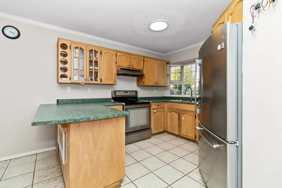 Kitchen Island Photo of 53 31255 Upper Maclure Drive, Abbotsford, BC