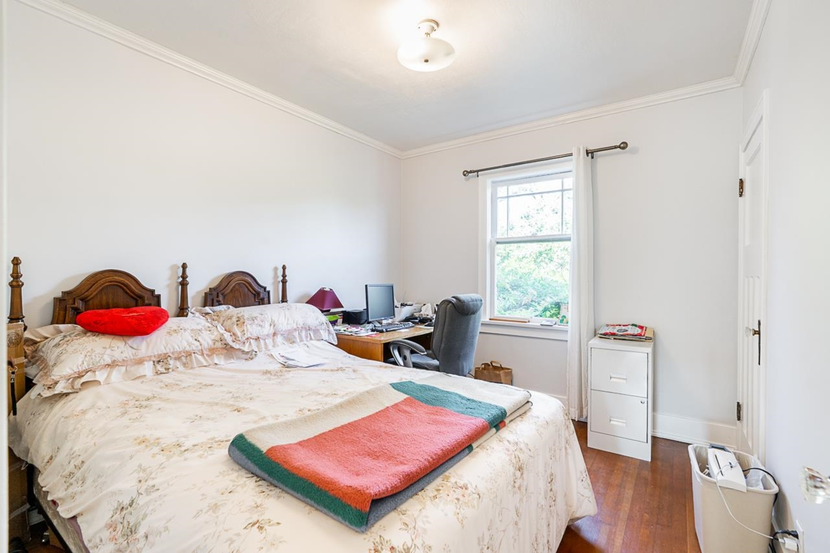 Entry Foyer Photo of 349-351 Cumberland Street, New Westminster, BC