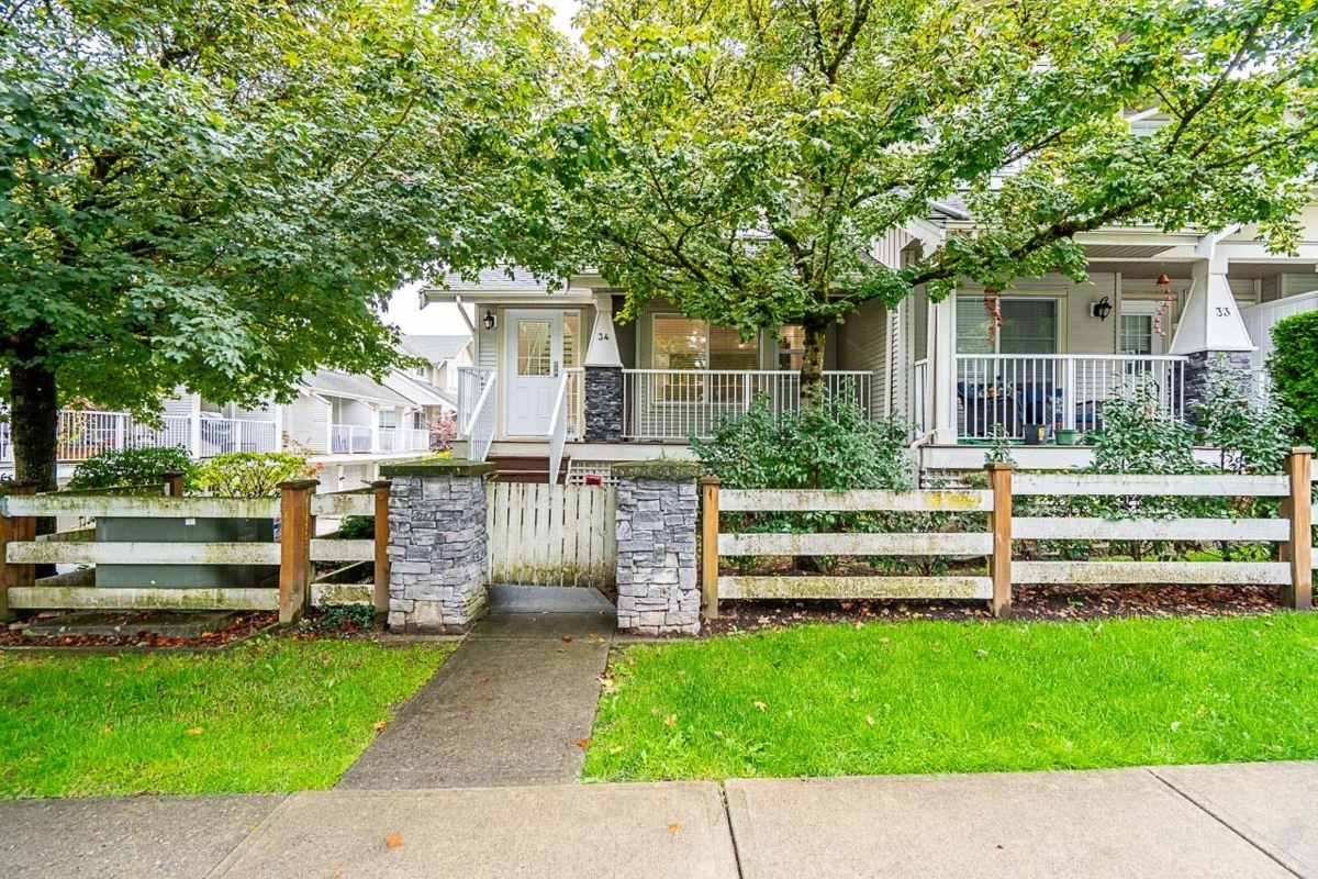 Backyard Photo of 34 6568 193b Street, Surrey, BC