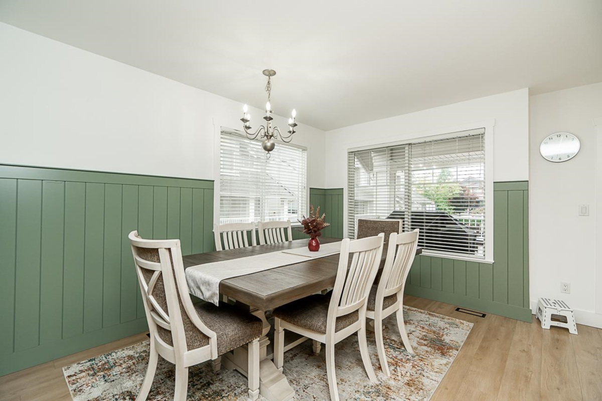 Breakfast Nook Photo of 34 6568 193b Street, Surrey, BC