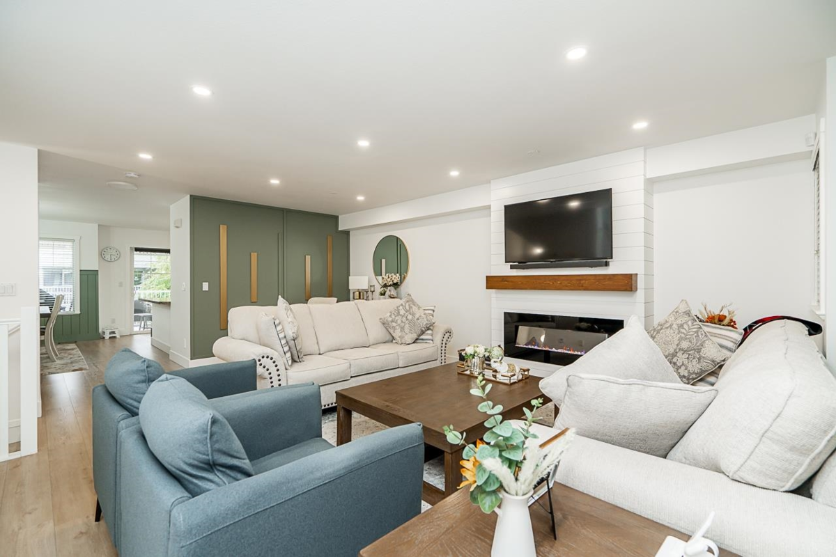 Dining Area Photo of 34 6568 193b Street, Surrey, BC