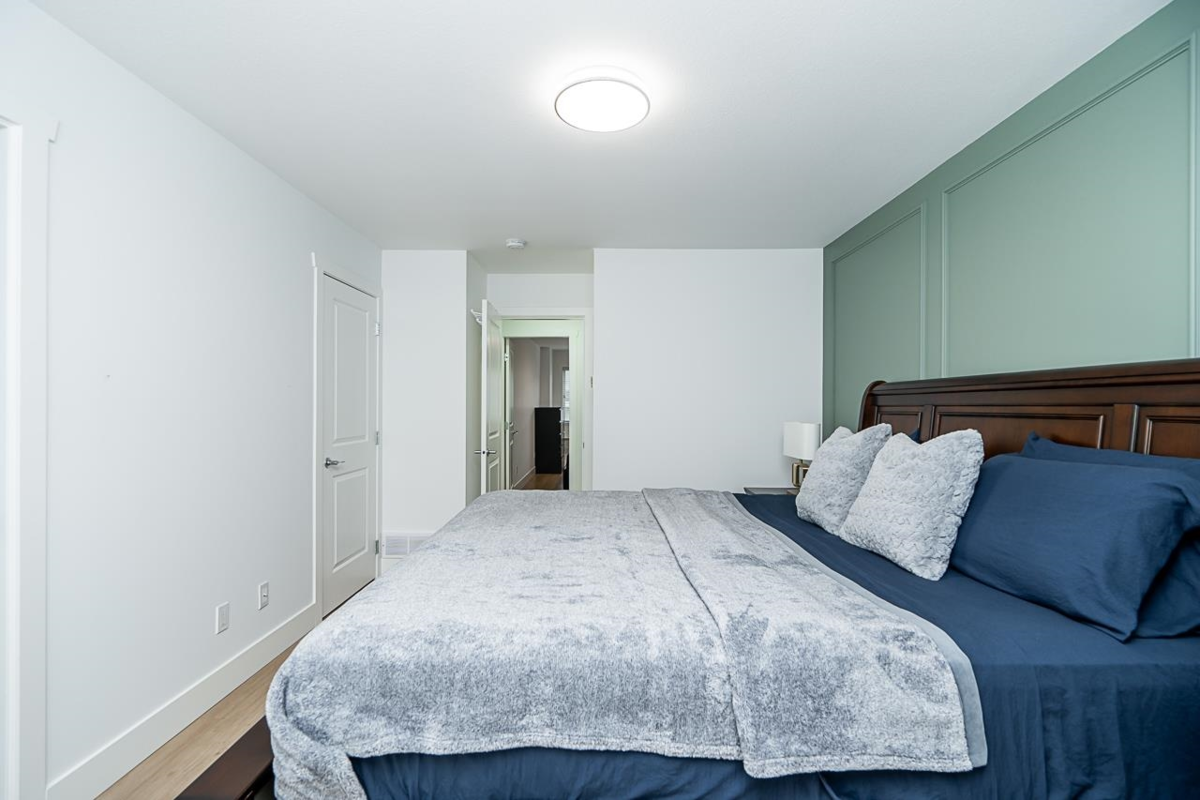 Powder Room Photo of 34 6568 193b Street, Surrey, BC