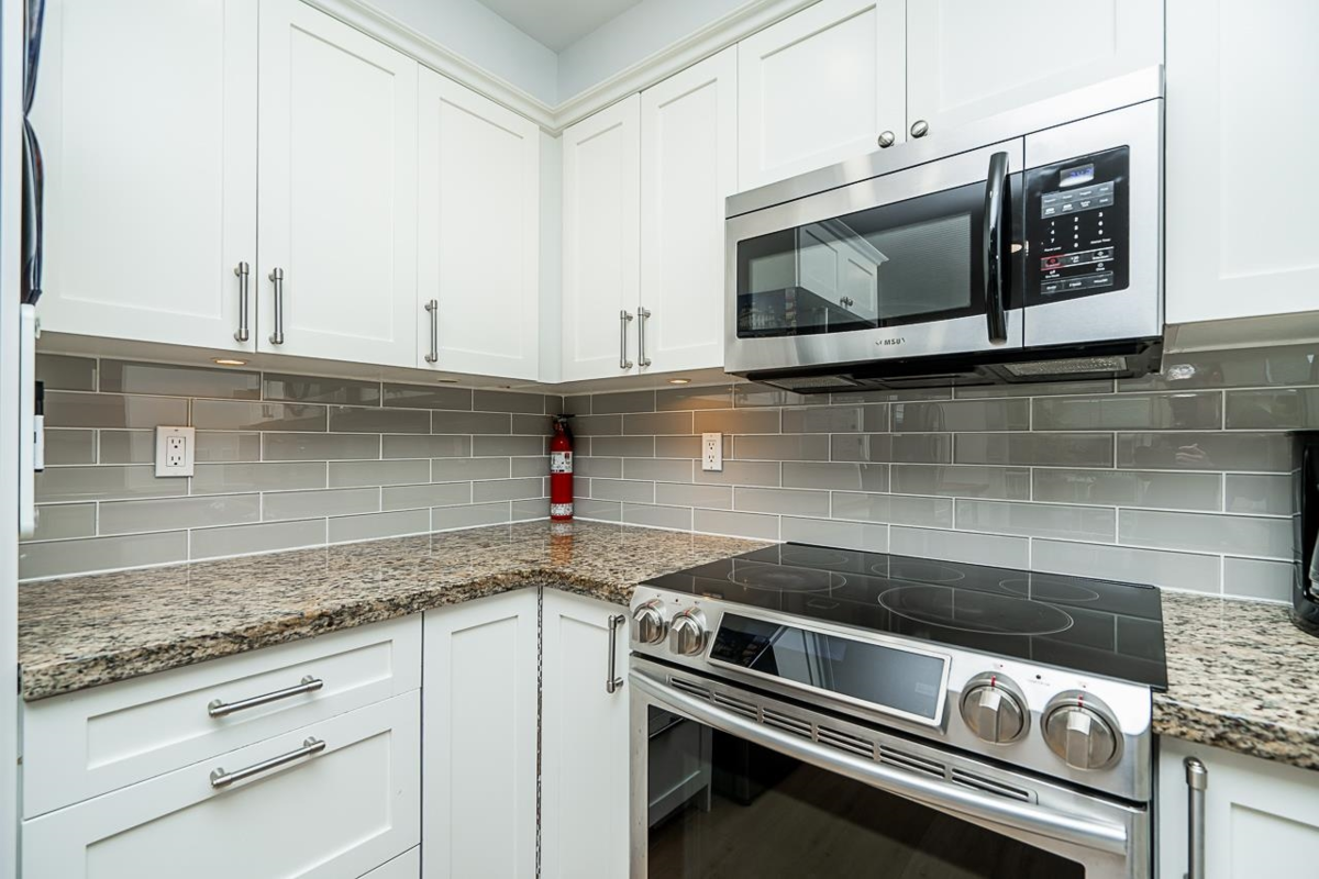 Walk-In Closet Photo of 34 6568 193b Street, Surrey, BC