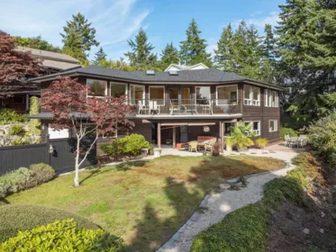 310 Georgia Drive, Gibsons, BC, Gibsons — Single Family Residence for sale