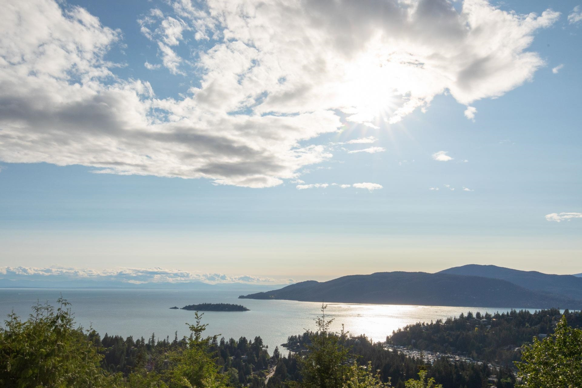 Hot Tub / Spa Photo of 4729 Woodburn Road, West Vancouver, BC