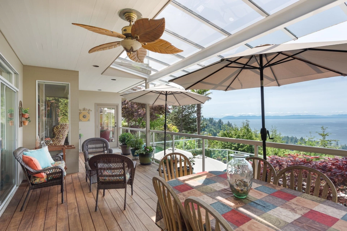 Powder Room Photo of 4729 Woodburn Road, West Vancouver, BC