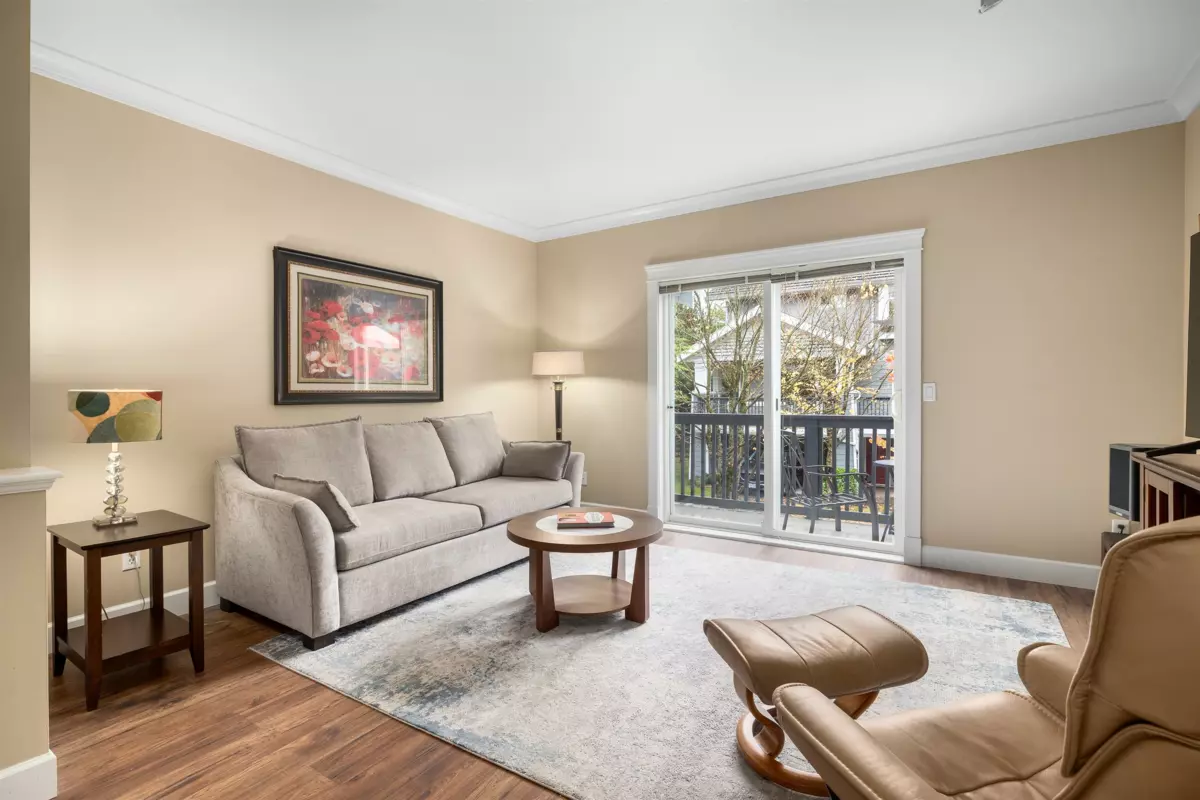 Dining Area Photo of 109 15236 36 Avenue, Surrey, BC