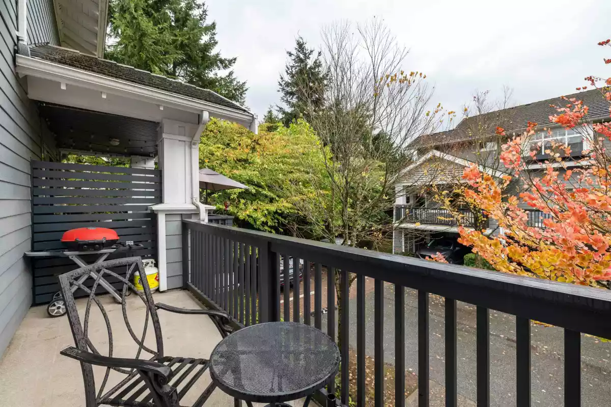 Entry Foyer Photo of 109 15236 36 Avenue, Surrey, BC