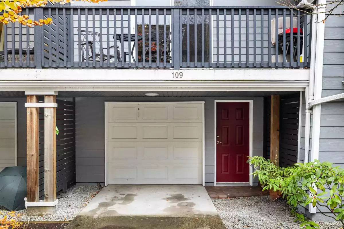 Outdoor Patio Photo of 109 15236 36 Avenue, Surrey, BC