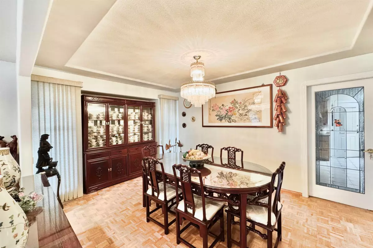 Breakfast Nook Photo of 7091 Sussex Avenue, Burnaby, BC