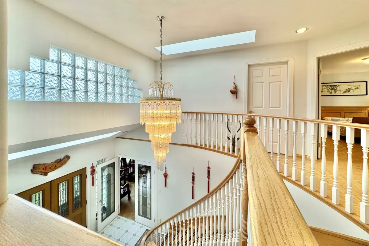 Dining Area Photo of 7091 Sussex Avenue, Burnaby, BC