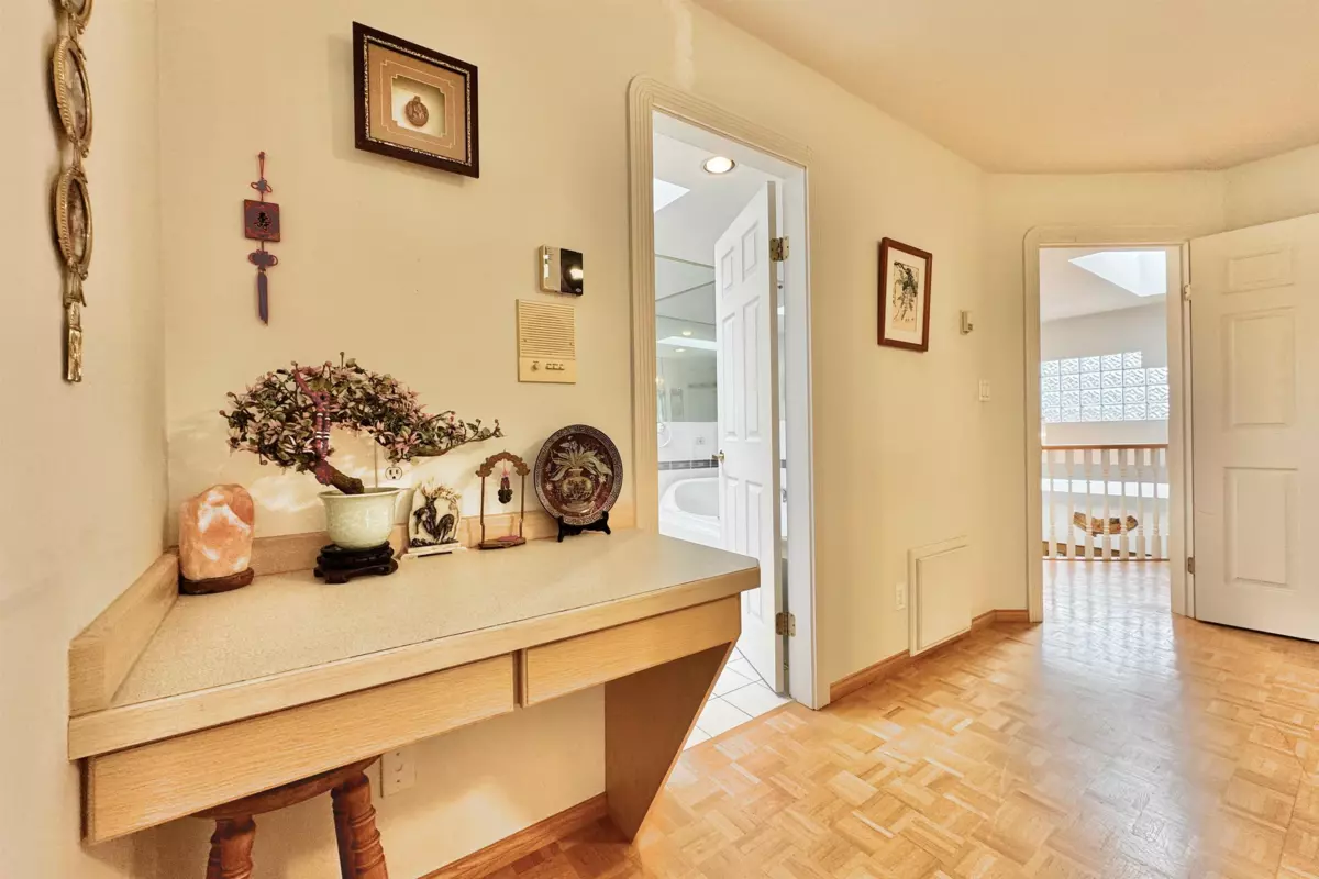 Guest Bathroom Photo of 7091 Sussex Avenue, Burnaby, BC