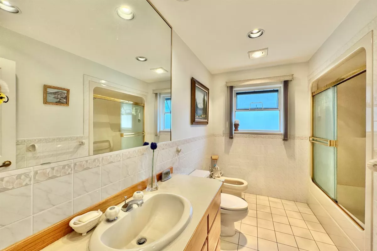 Outdoor Patio Photo of 7091 Sussex Avenue, Burnaby, BC