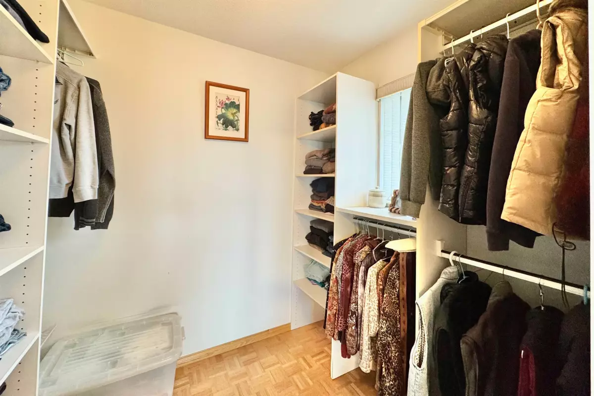 Powder Room Photo of 7091 Sussex Avenue, Burnaby, BC