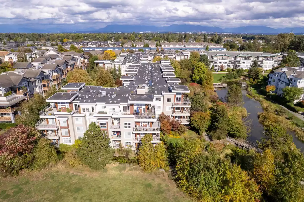 Kitchen Island Photo of 125 5700 Andrews Road, Richmond, BC