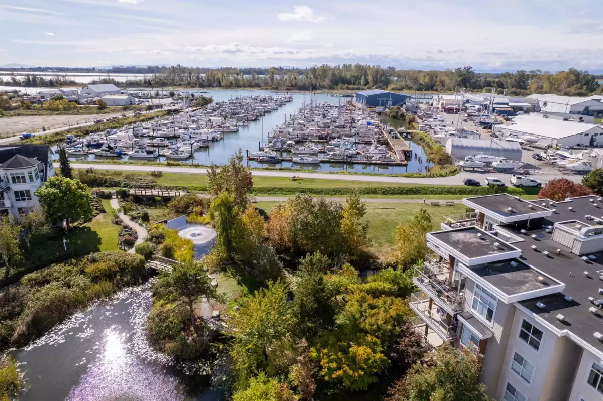 Kitchen Photo of 125 5700 Andrews Road, Richmond, BC