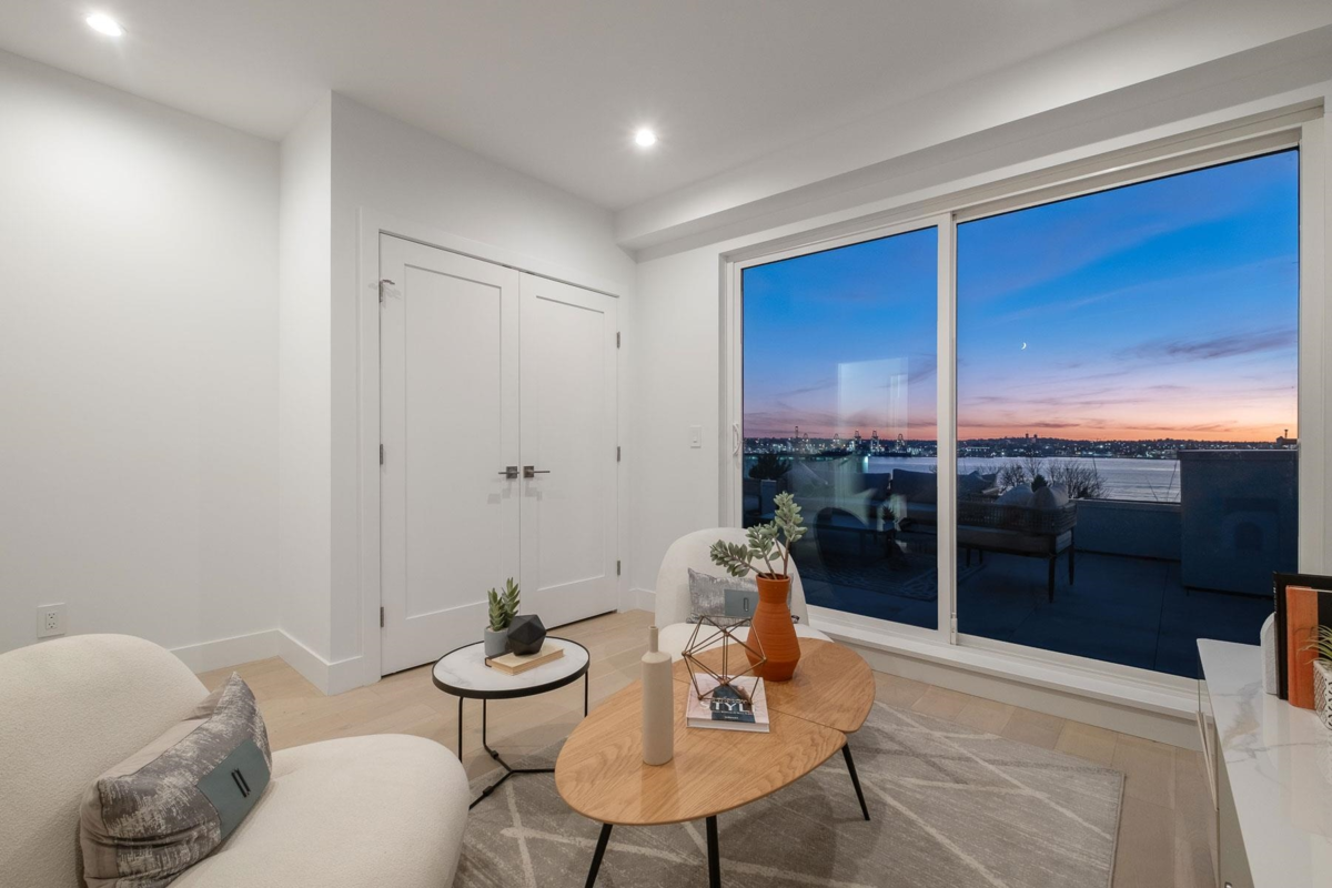 Bedroom 3 Photo of 2 432 E 1st Street, North Vancouver, BC