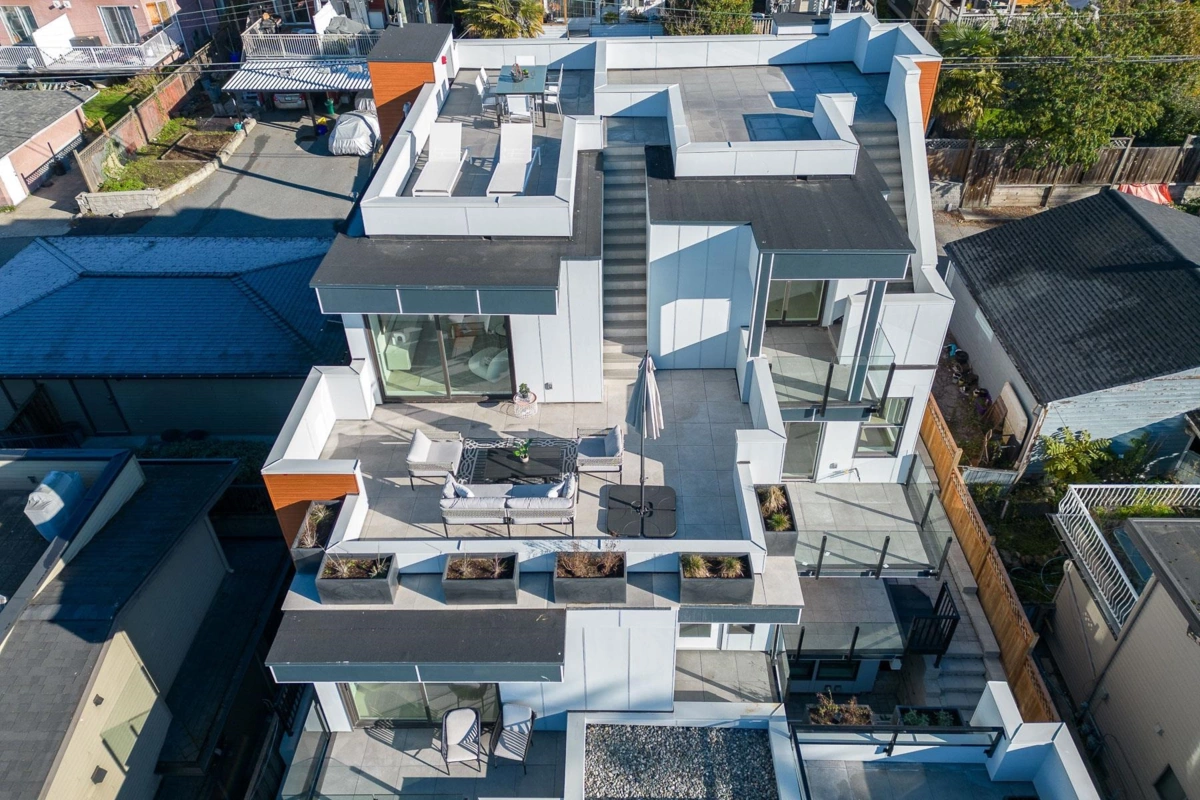 Neighborhood Park Photo Near 2 432 E 1st Street, North Vancouver, BC