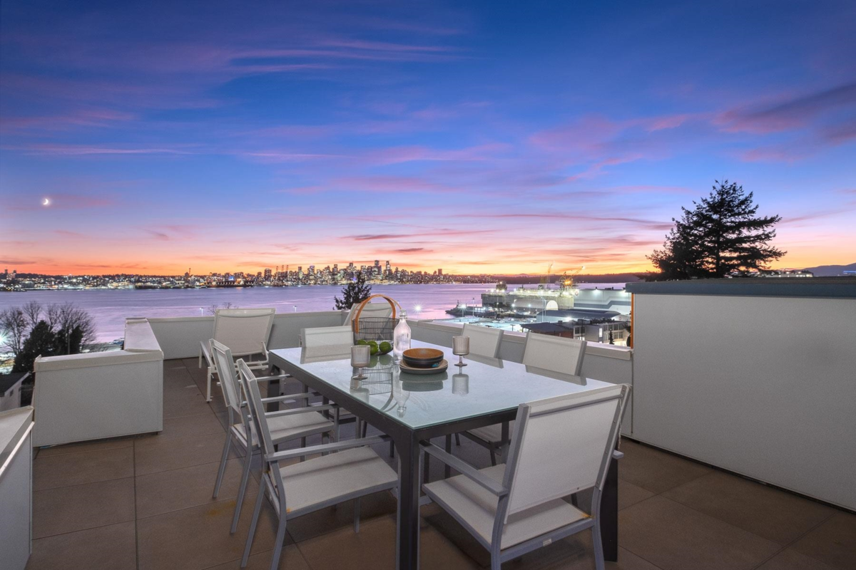 Office / Den Photo of 2 432 E 1st Street, North Vancouver, BC