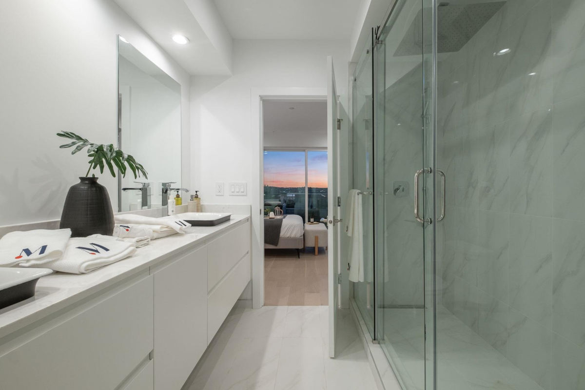 Primary Bedroom Photo of 2 432 E 1st Street, North Vancouver, BC