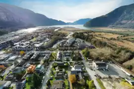 3 1233 Main Street, Squamish, BC