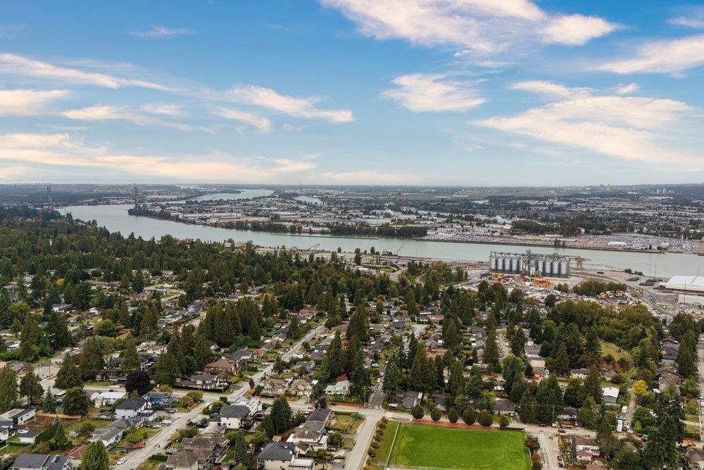Kitchen Island Photo of 206 9299 121 Street, Surrey, BC