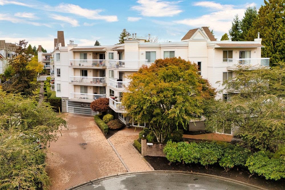 Living Room Photo of 206 9299 121 Street, Surrey, BC