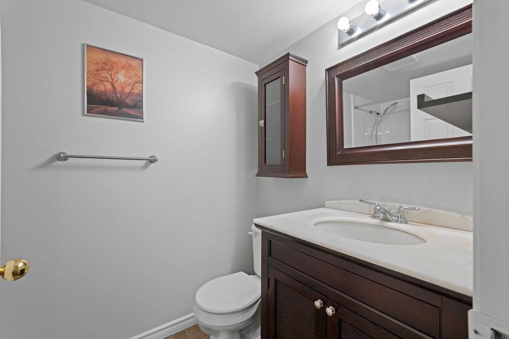 Primary Bathroom Photo of 206 9299 121 Street, Surrey, BC