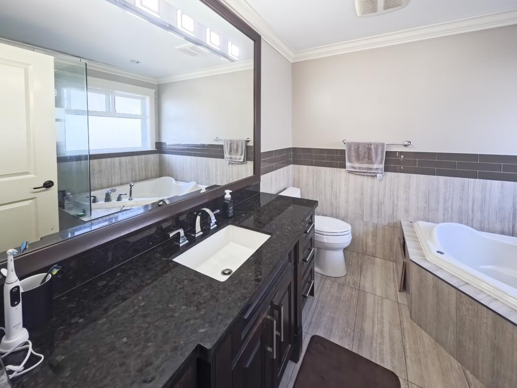 Mudroom Photo of 7420 116a Street, Delta, BC