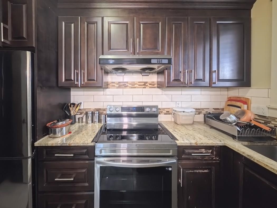 Powder Room Photo of 7420 116a Street, Delta, BC