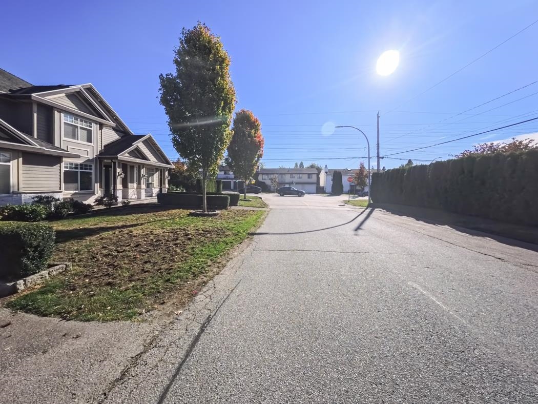 Swimming Pool Photo of 7420 116a Street, Delta, BC